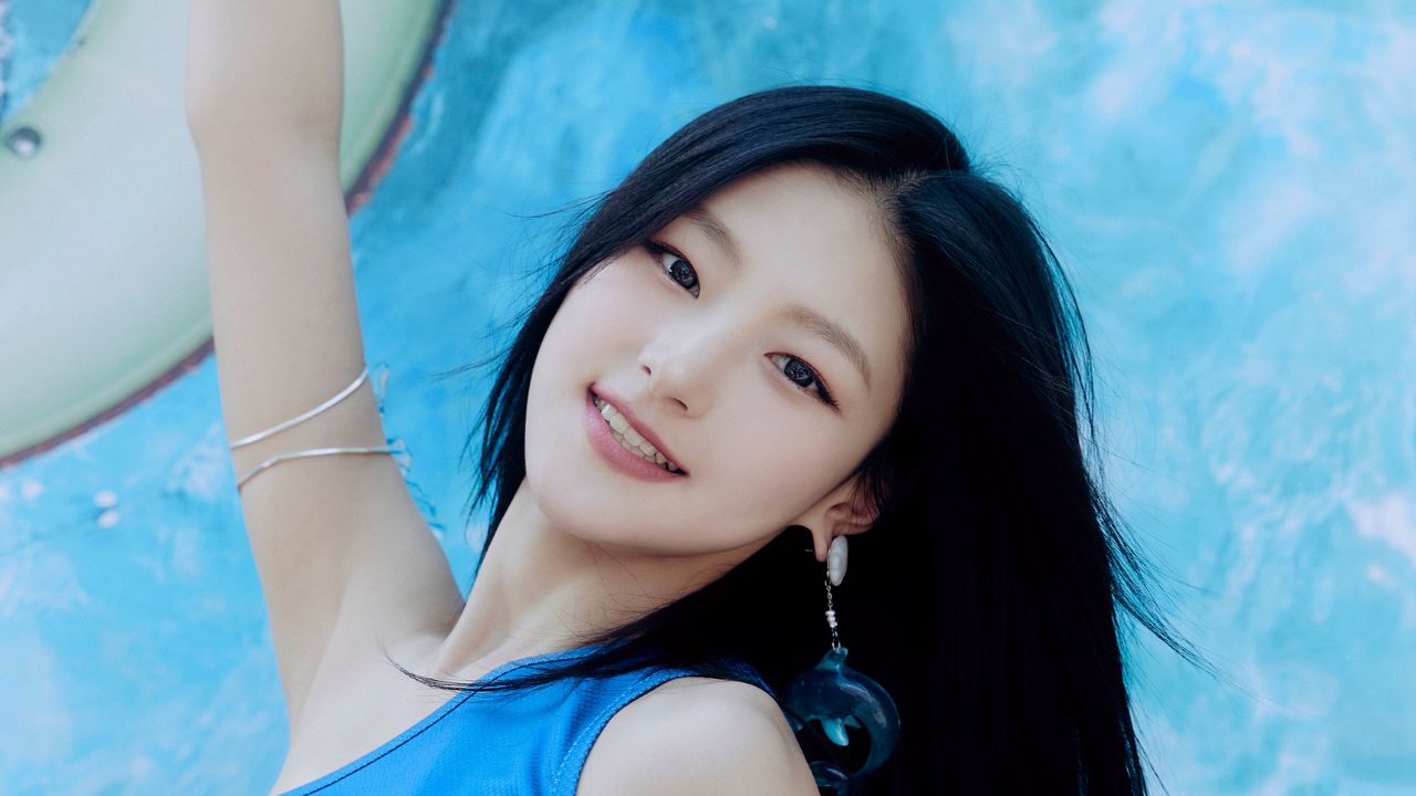 Haneul, do KISS OF LIFE em concept photo de 'Sticky'