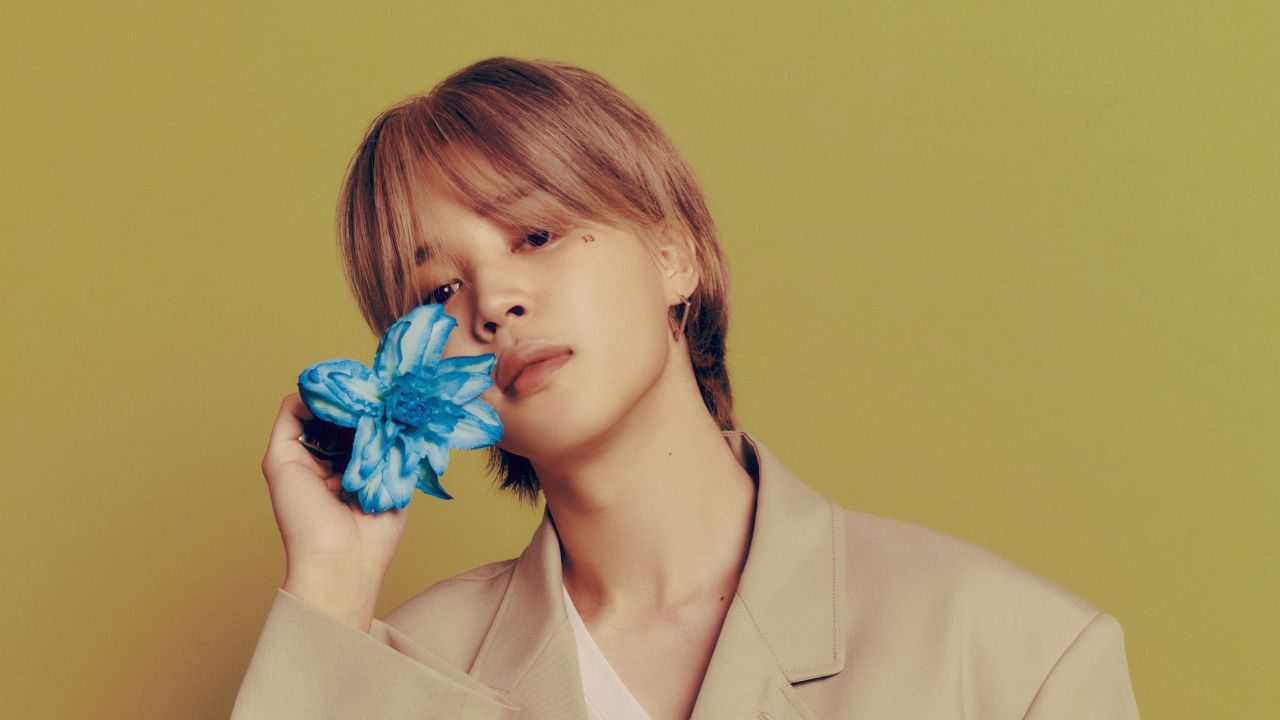 Jimin, do BTS, em concept photo de 'MUSE'