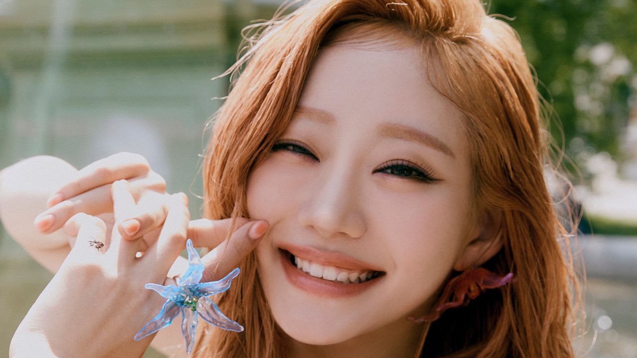 Julie, do KISS OF LIFE, em concept photo de 'Sticky'