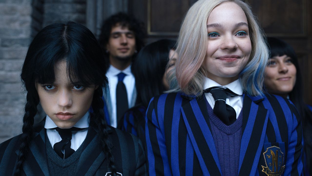 Wandinha e Enid juntas? Emma Myers comenta sobre o casal