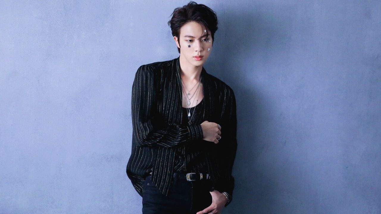 Jin, do BTS, para o single 'The Astronaut'