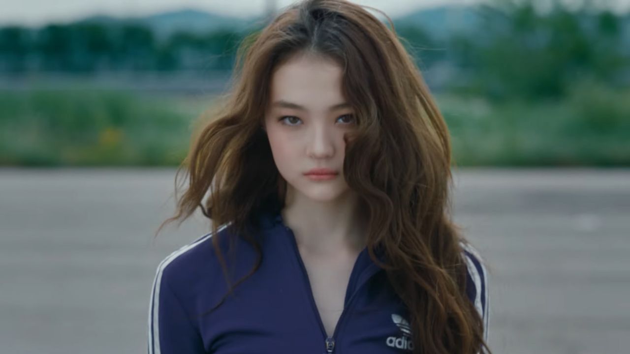 THEBLACKLABEL revela Ella, primeira integrante do girlgroup MEOVV