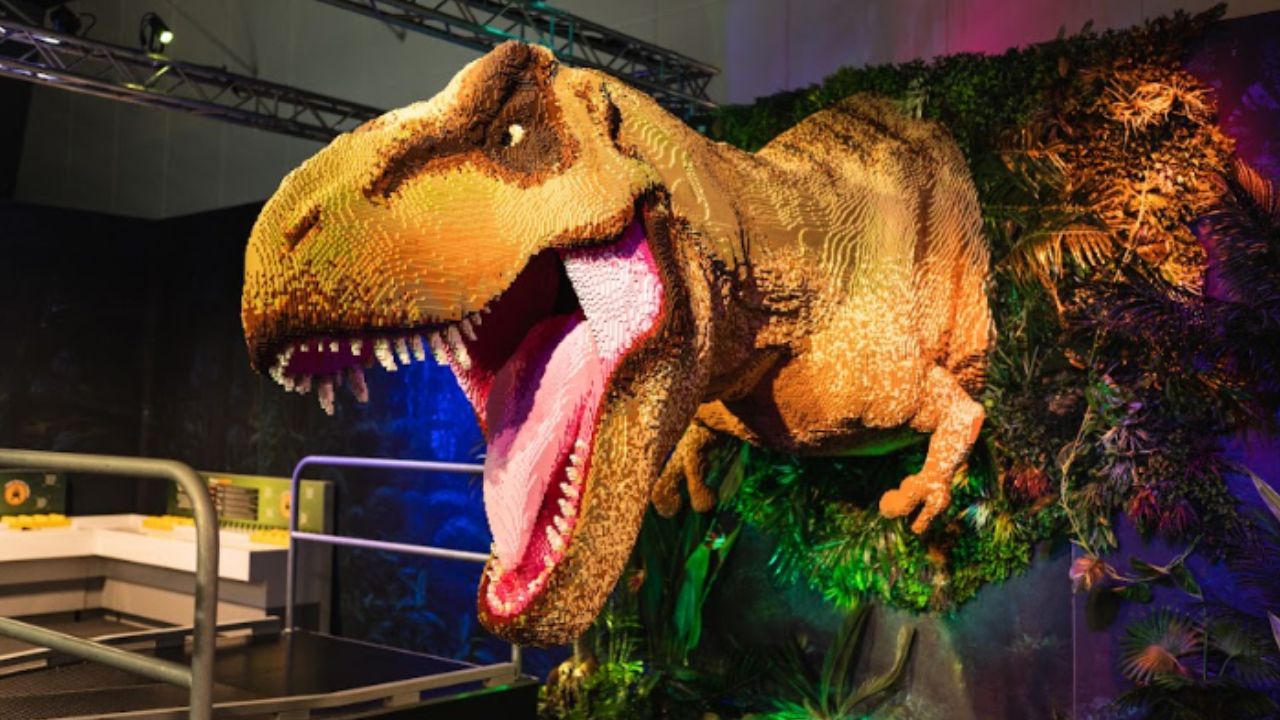 Rio de Janeiro recebe a exposição de dinossauros gigantes ‘Jurassic World by Brickman’