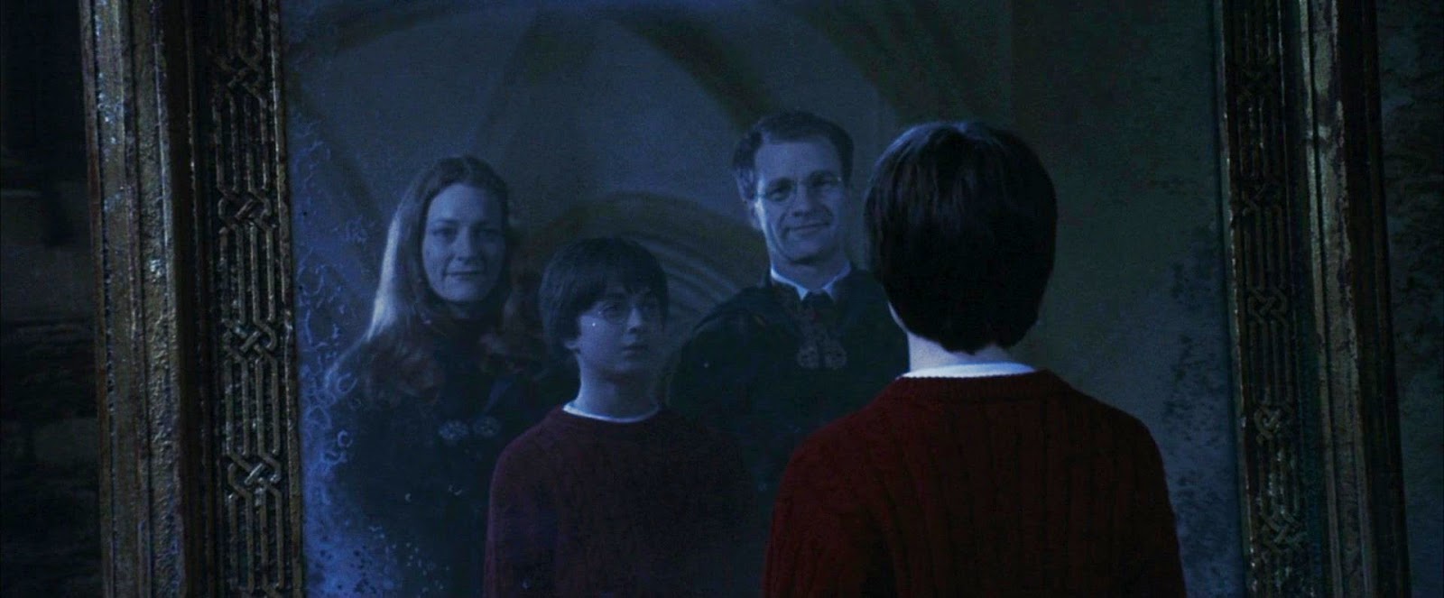 Harry Potter vendo os pais no Espelho de Ojesed