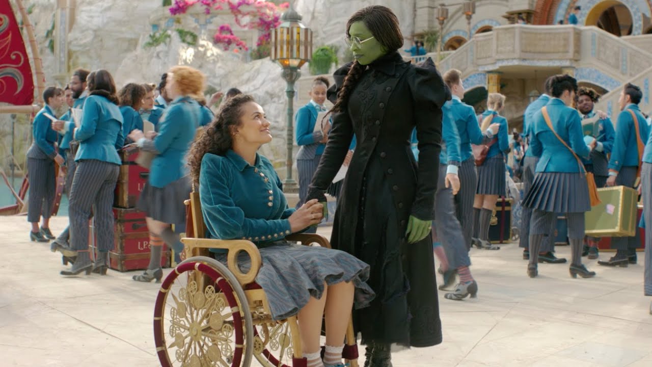 Nessa e Elphaba em 'Wicked' (2024)