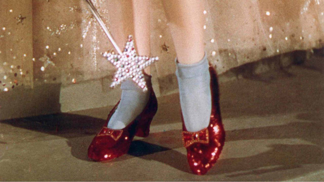 Wicked: Por que os sapatinhos de Dorothy não são vermelhos no filme?