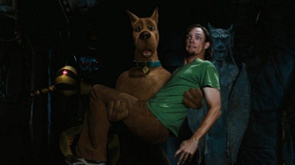 Scooby Doo e Salsicha em cena de "Scooby Doo" (2002)