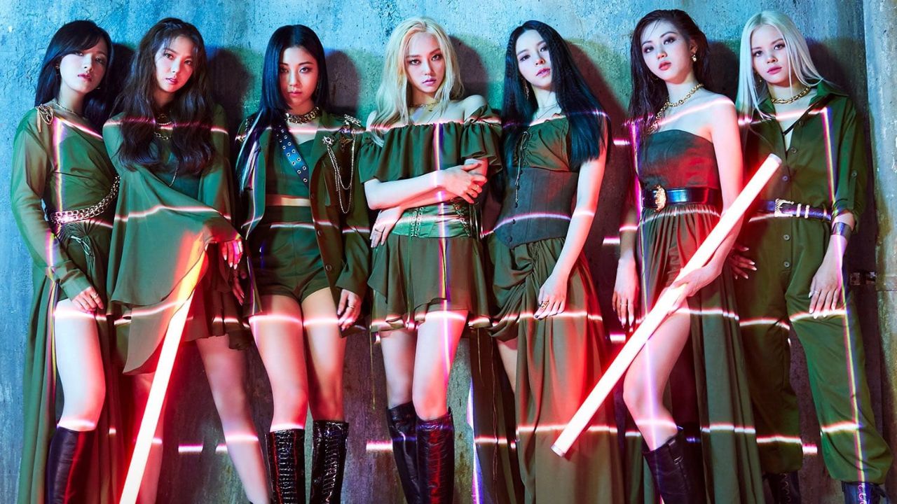 Concept photo do CLC para o single 'HELICOPTER'