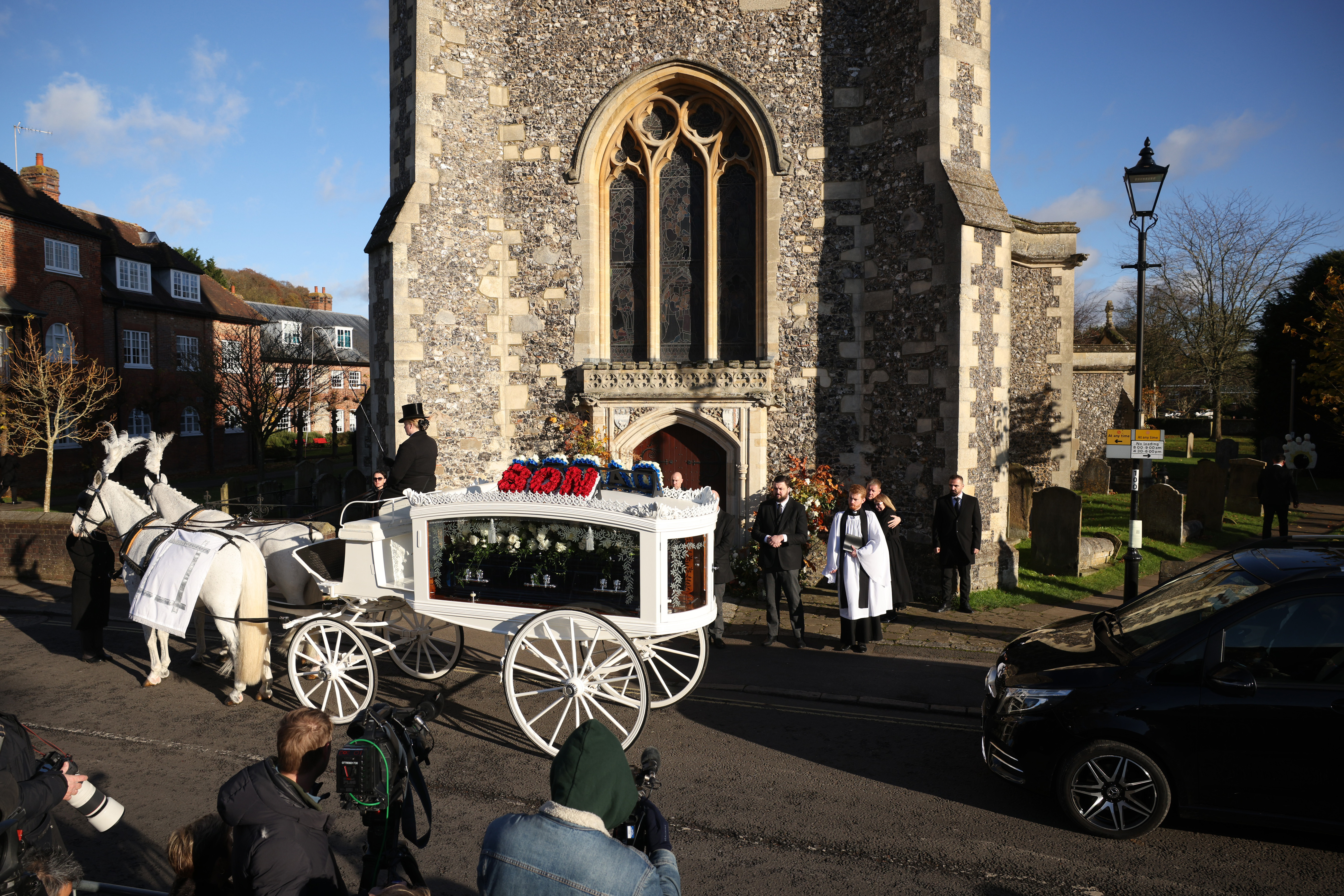 Chegada do caixão de Liam Payne em seu funeral, na Inglaterra