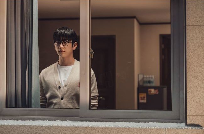 Jinyoung, membro do GOT7, no k-drama 'The Witch'