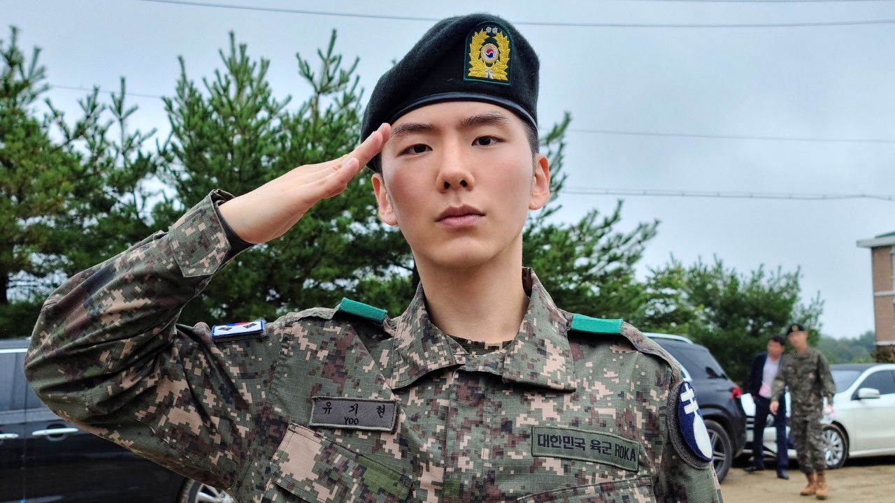 Kihyun, do MONSTA X, em alistamento militar