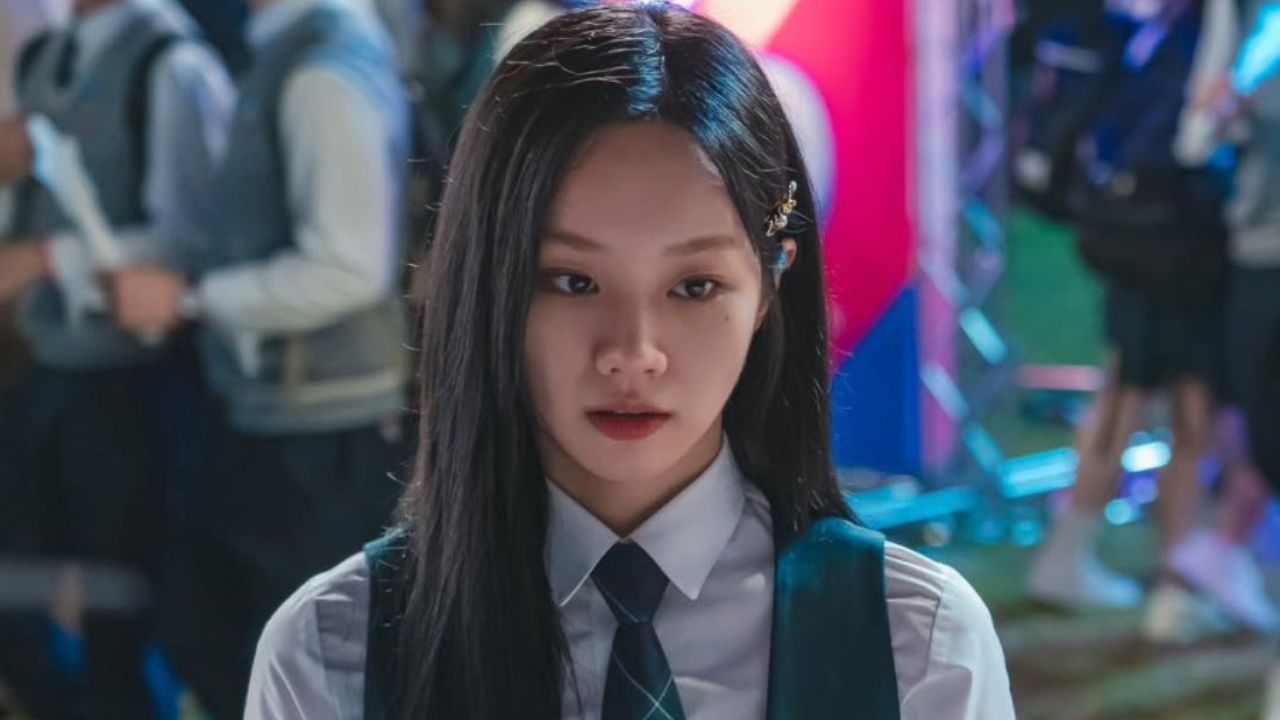 Lee Hyeri em cena de 'Friendly Rivalry' (2025)