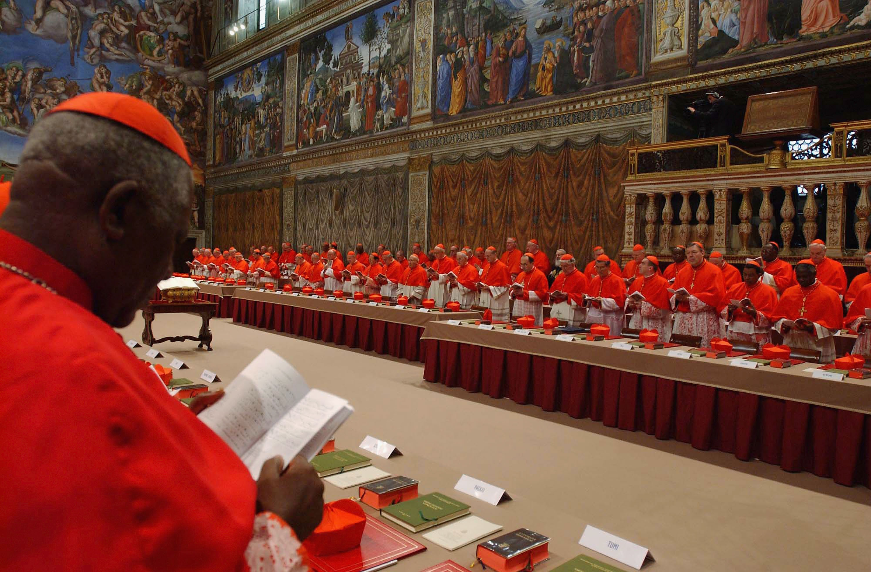 Cardiais em Conclave no ano de 2005