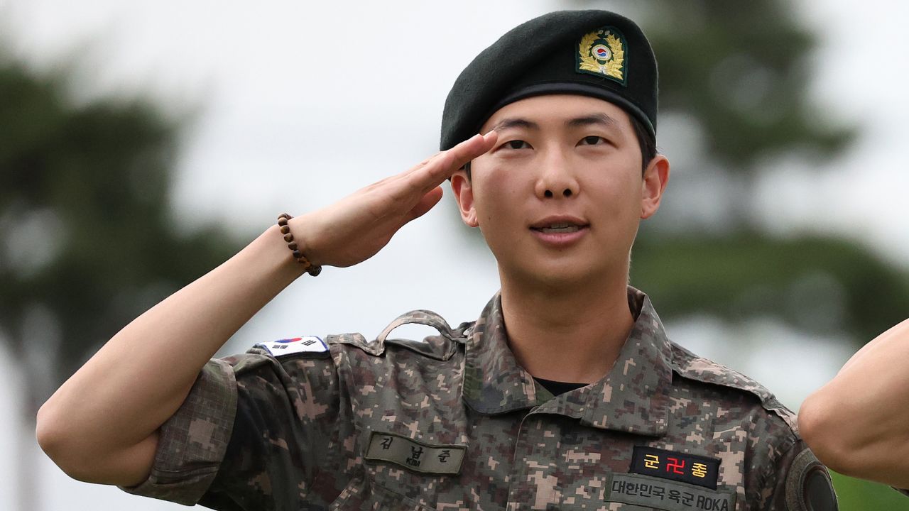 RM, do BTS, relembra dificuldades durante alistamento militar