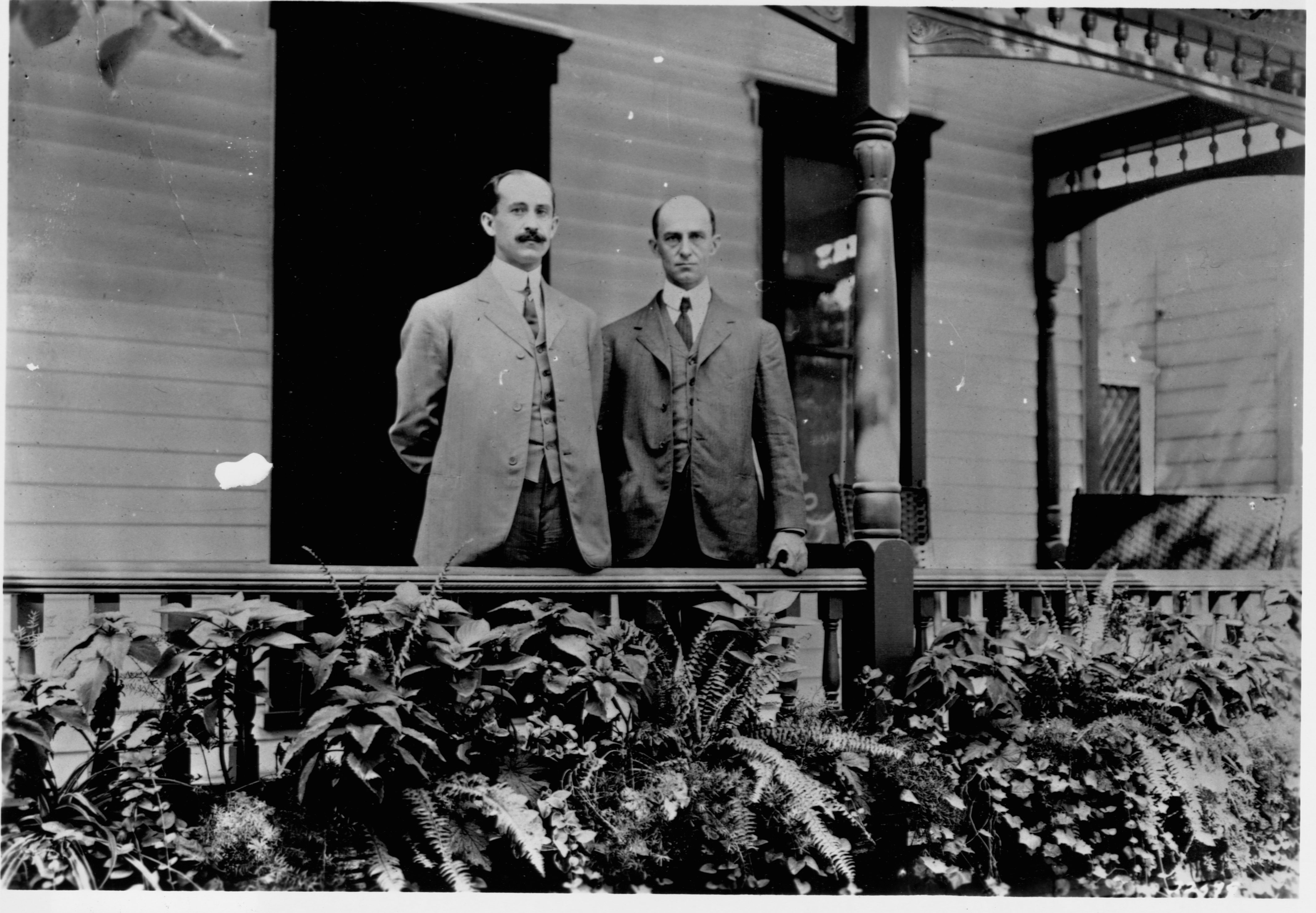 Os irmãos Wilbur e Orville Wright