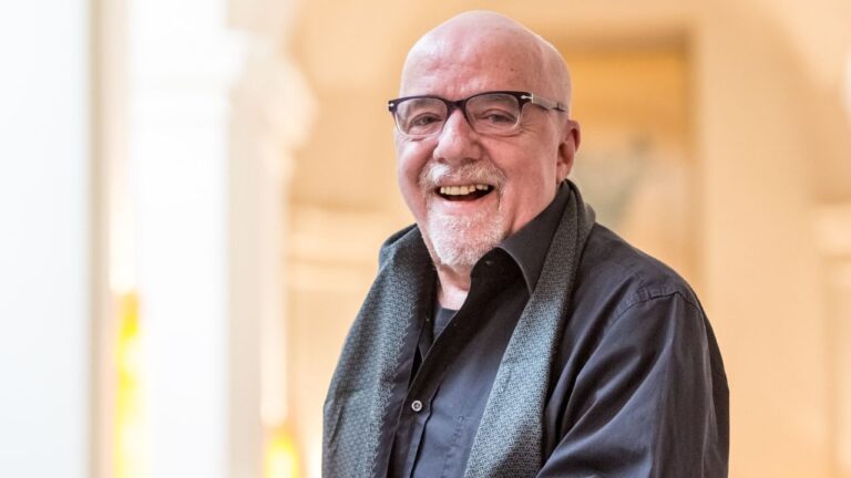 Em entrevista, Paulo Coelho relembra dias na Ditadura Militar