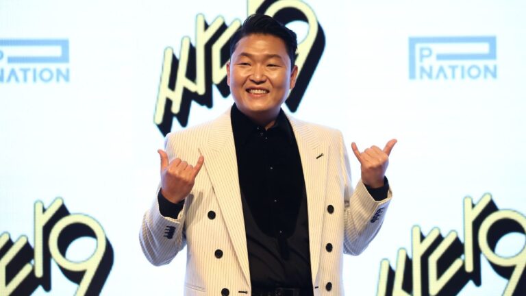 PSY se desculpa por recente polêmica, mas enfrenta acusações sérias da polícia coreana