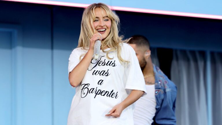 Sabrina Carpenter tem show confirmado no Lollapalooza Brasil 2026