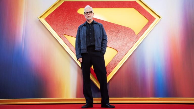 James Gunn libera roteiro completo de Superman na internet e surpreende fãs