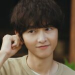 Song Joong Ki estampa primeiro pôster para novo dorama, ‘My Youth’