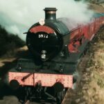 Harry Potter: fãs avistam Expresso de Hogwarts sendo transportado para estúdios
