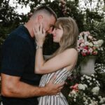 Taylor Swift anuncia noivado com Travis Kelce
