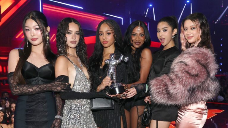 Quem foram os artistas de K-pop que venceram o VMA 2025?