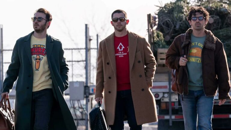Primeiro trailer de filme de natal estrelado pelo Jonas Brothers é divulgado