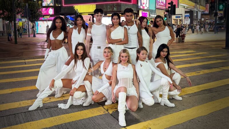 now united beautiful world capa