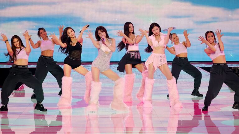 TWICE faz história em desfile do Victoria’s Secrets Fashion Show; veja!