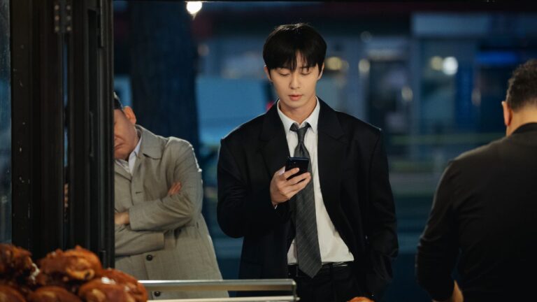 “Waiting for Kyeongdo”: Park Seo Joon exibe a rotina exaustiva da vida de um jornalista