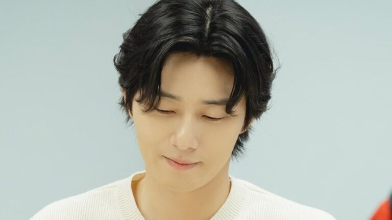 Park Seo Joon vive reencontro com o primeiro amor em ‘Surely Tomorrow’
