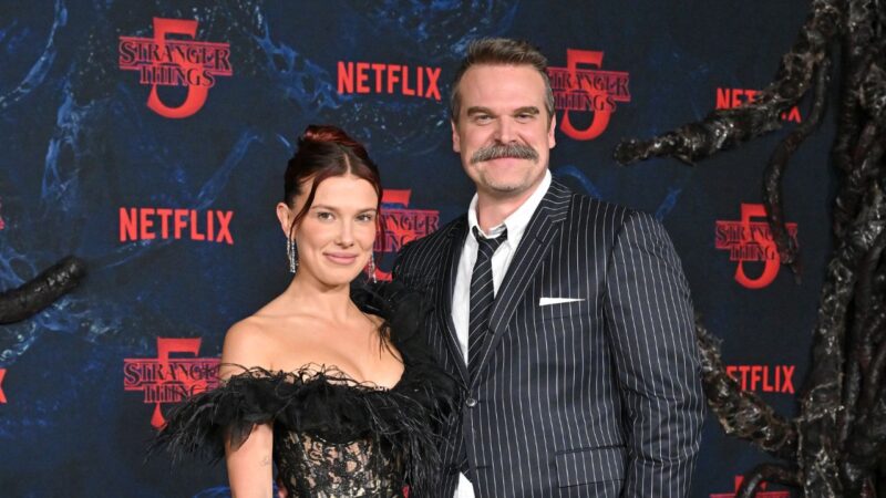 Tensão entre Milly Bobby Brown e David Harbour já foi resolvida, aponta site