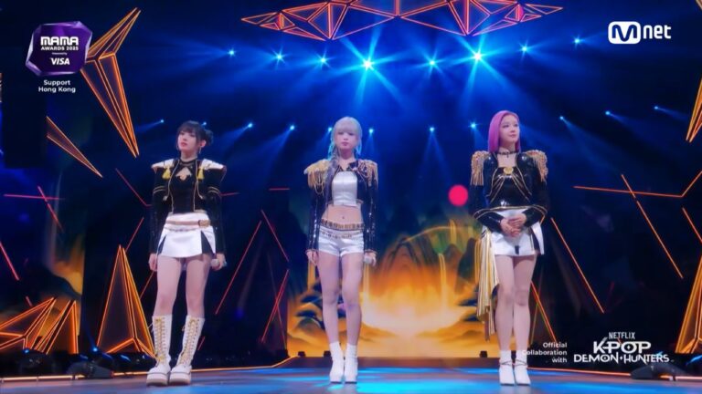 BABYMONSTER se transforma no HUNTR/X durante apresentação no MAMA Awards 2025