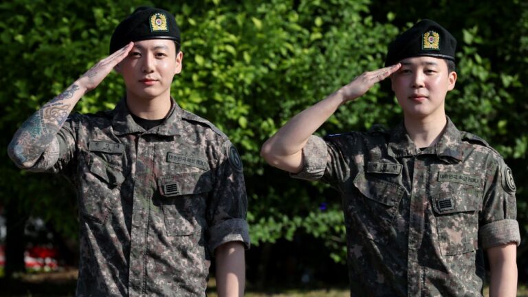 5 idols de k-pop que voltaram do exército em 2025