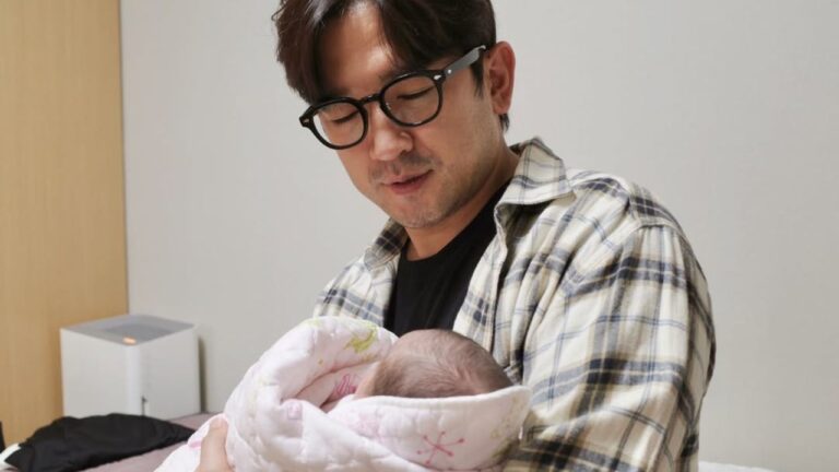 A família cresceu! Lee Min Woo, do Shinhwa, dá as boas-vindas à segunda filha