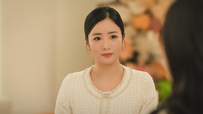 Yoon Bomi anuncia casamento com carta fofa aos fãs