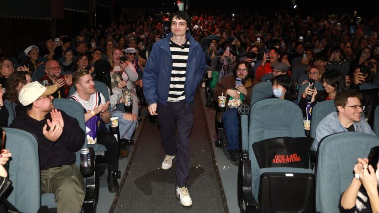 Mike Wheeler no cinema? Finn Wolfhard surpreende público em exibição do último episódio de Stranger Things