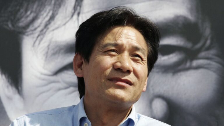 Ahn Sung-ki, premiado ator sul-coreano, morre aos 74 anos