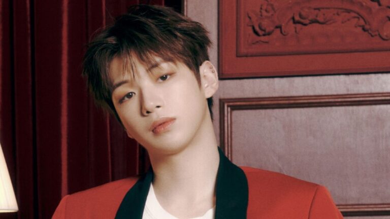 Kang Daniel anuncia data para alistamento militar