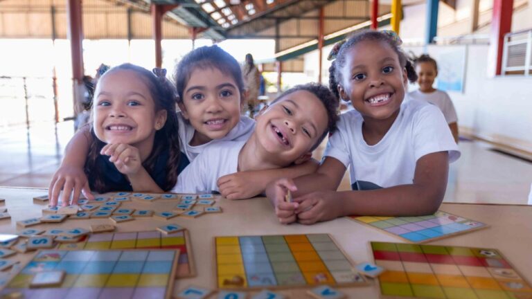Fundação Bradesco reforça compromisso com a educação gratuita e de qualidade no Dia Internacional da Educação