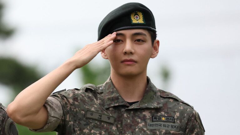 V, do BTS faz comentário sobre o exército e gera grande repercussão entre os fãs