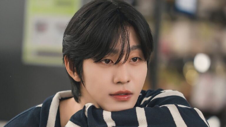 Ahn Hyo Seop vira ‘agroboy’ em novo pôster de ‘O Amor Não Está Esgotado’