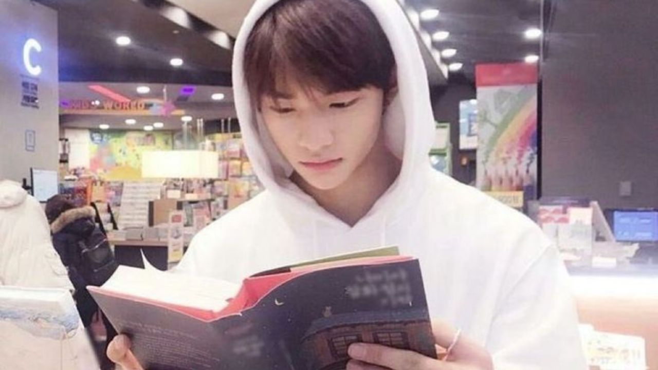 5 livros recomendados por Hyunjin do Stray Kids
