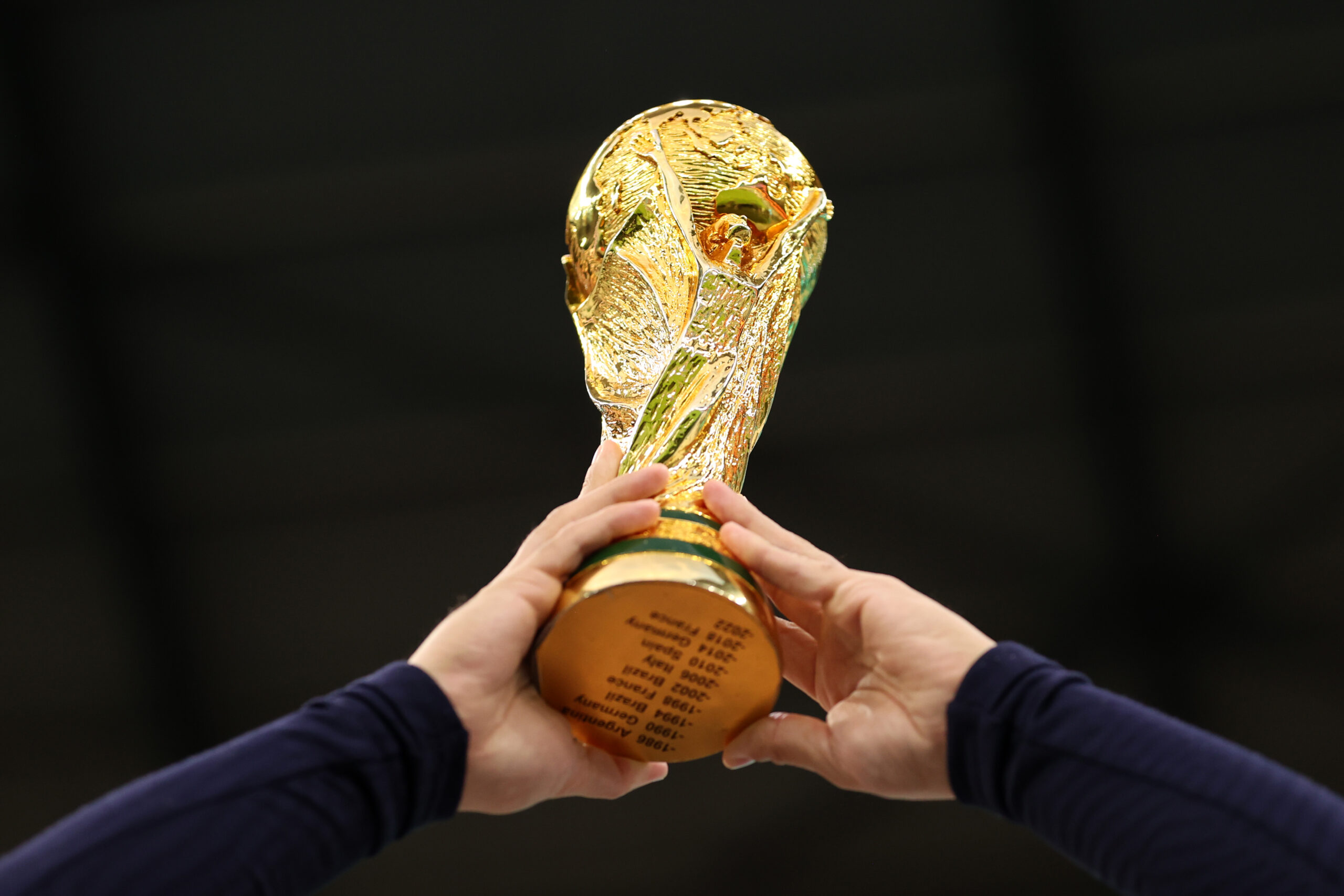 Taça atual da Copa do Mundo - Ryan Pierse/Getty Images