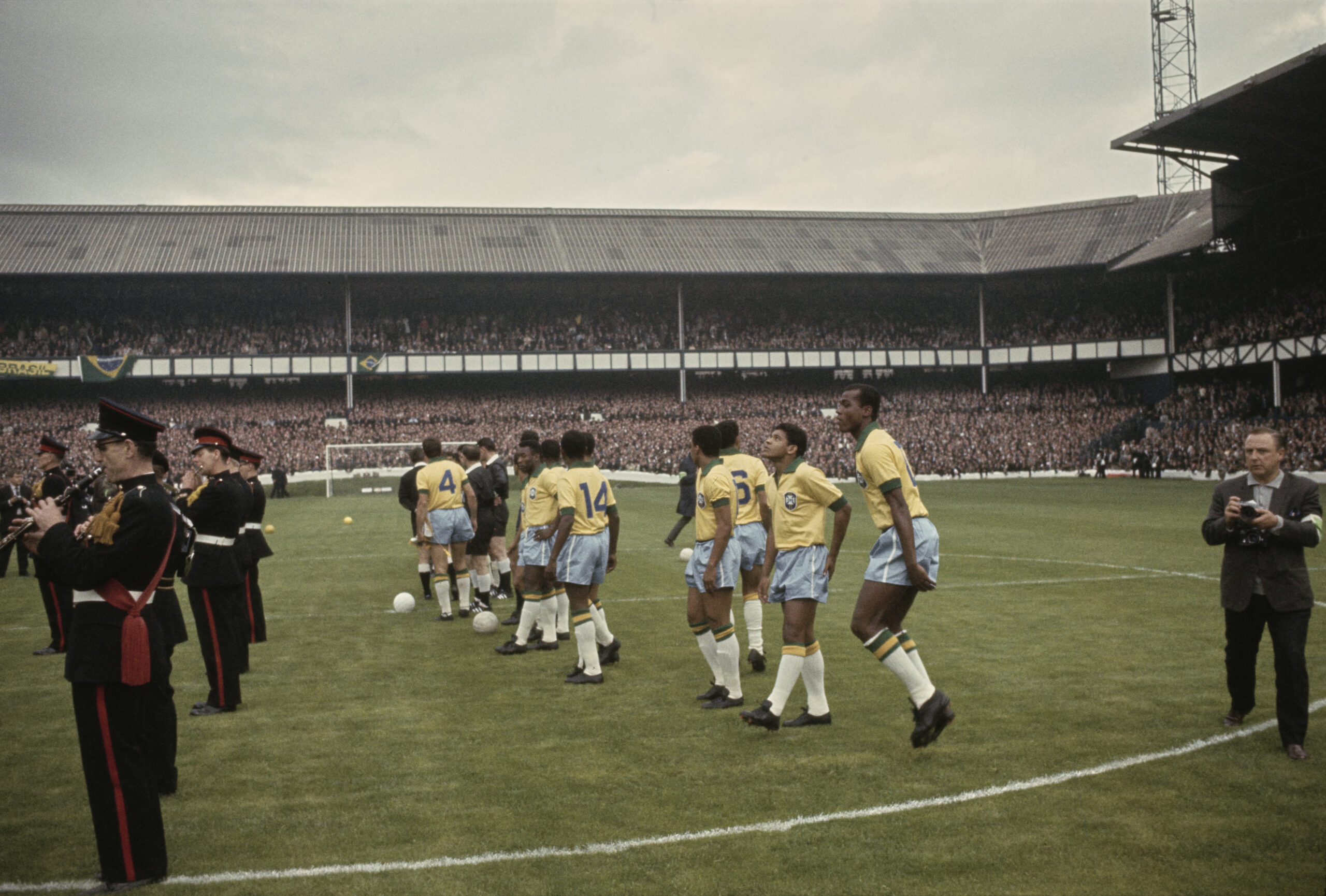 Seleção brasileira de futebol em 1966 - Central Press/Hulton Archive/Getty Images
