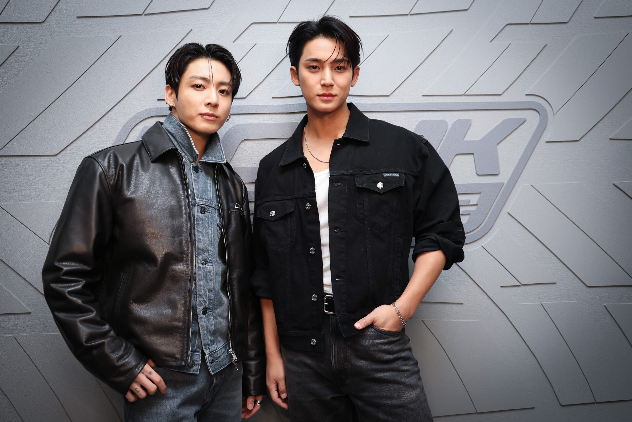 Jungkook (BTS) e Mingyu (SEVENTEEN) no lançamento da CKJK em Tóquio - Chung Sung-Jun/Getty Images