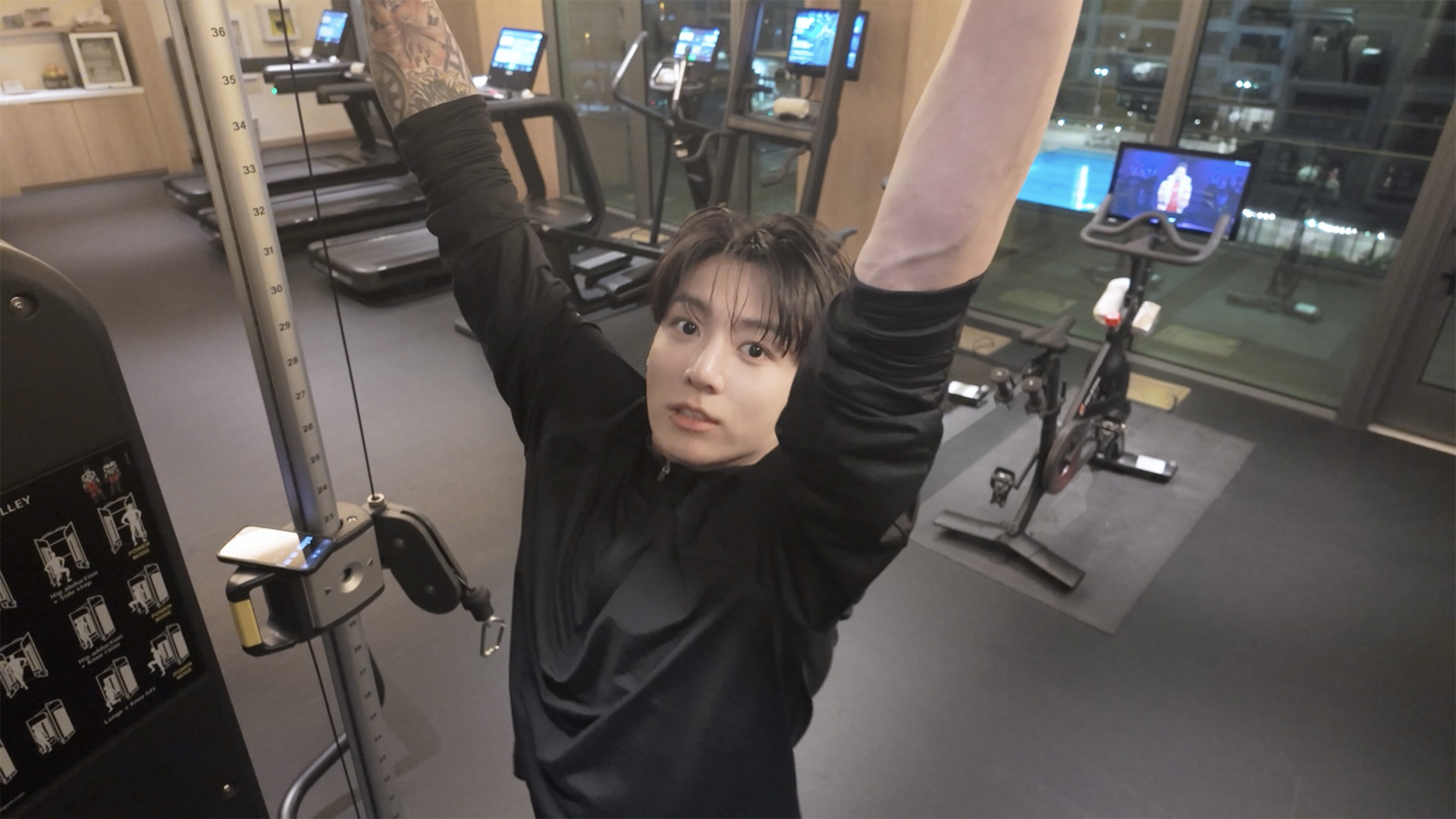 Jungkook, do BTS, em vlog para a BTS Festa