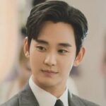 Kim Soo Hyun, de ‘Rainha das Lágrimas’, volta ao trabalho após decisão judicial