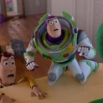 ‘Toy Story 5’: 5 referências a filmes da Disney e Pixar que você não notou no filme